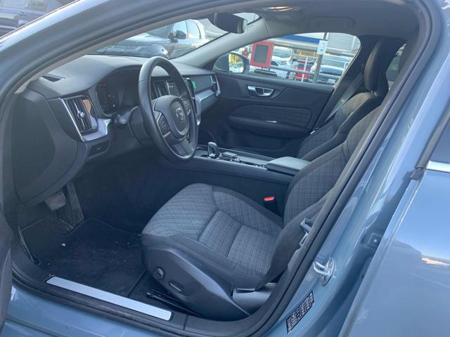 VOLVO V60 B4 automatico Essential