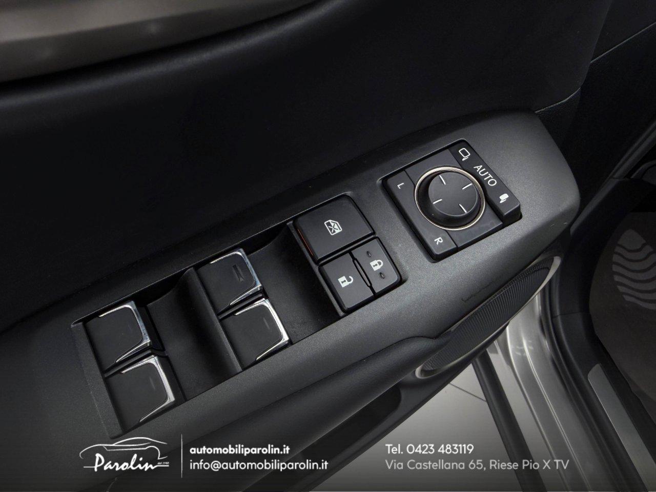 Lexus NX 300h 2.5 Business 2wd cvt