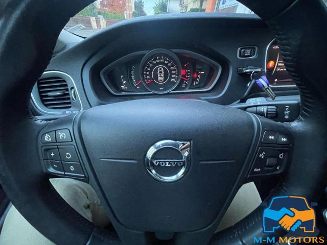 VOLVO V40 Kinetic con 12 mesi garanzia