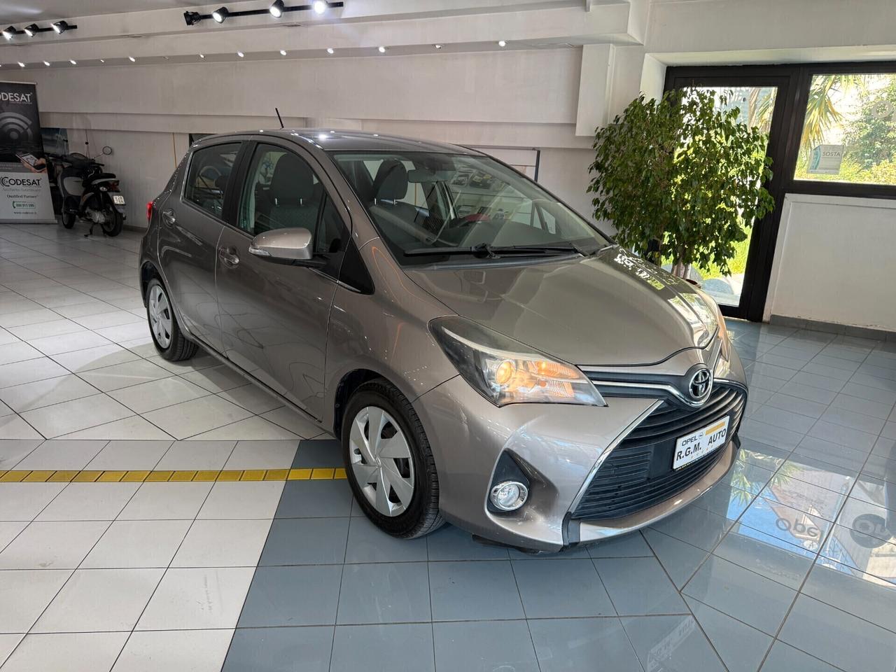 Toyota Yaris 1.0 5 porte Lounge