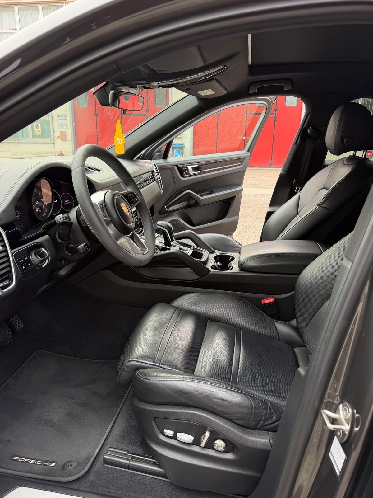 Porsche Cayenne Coupé 3.0 V6 E-Hybrid