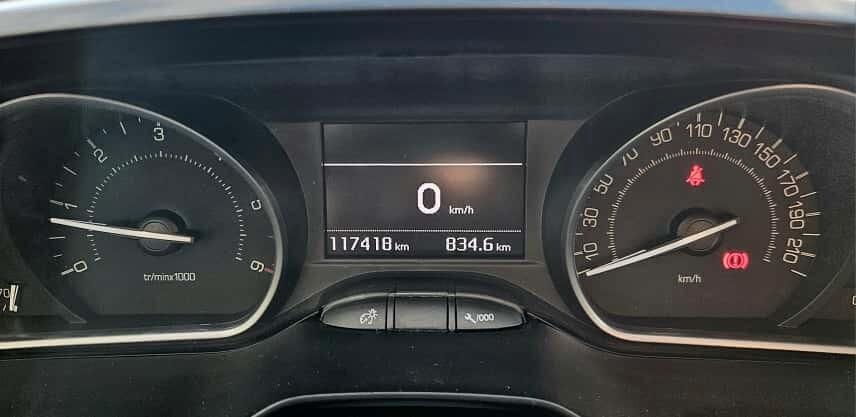 Peugeot 208 BlueHDi 75cv Allure