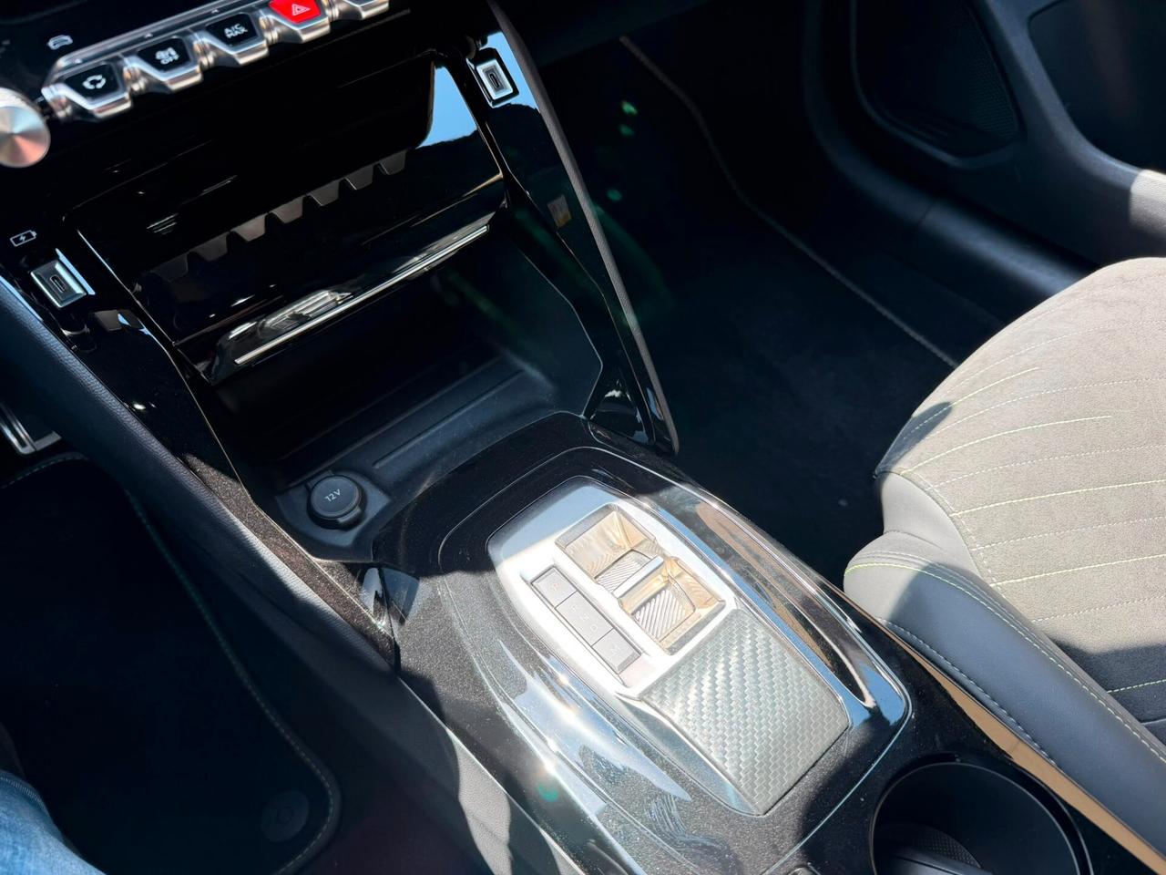 Peugeot 208 Hybrid 145 e-DCS6 GT