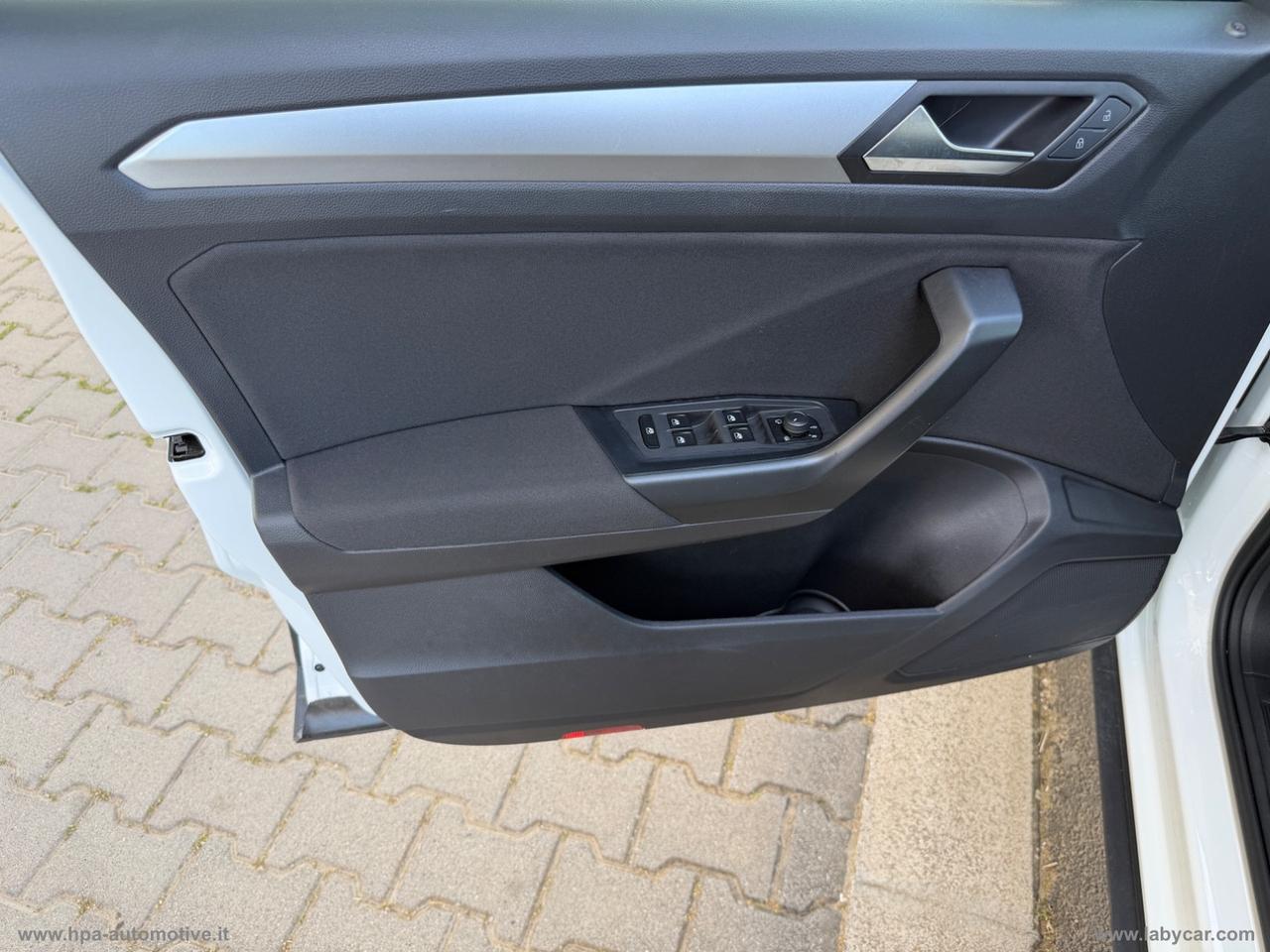 VOLKSWAGEN T-Roc 2.0TDI LED CARPLAY PARK ASSIST ACC