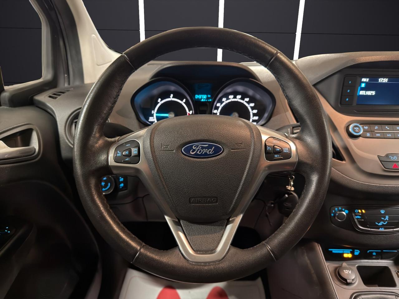 Ford Tourneo Courier 1.5 TDCI 100 CV S&S Plus