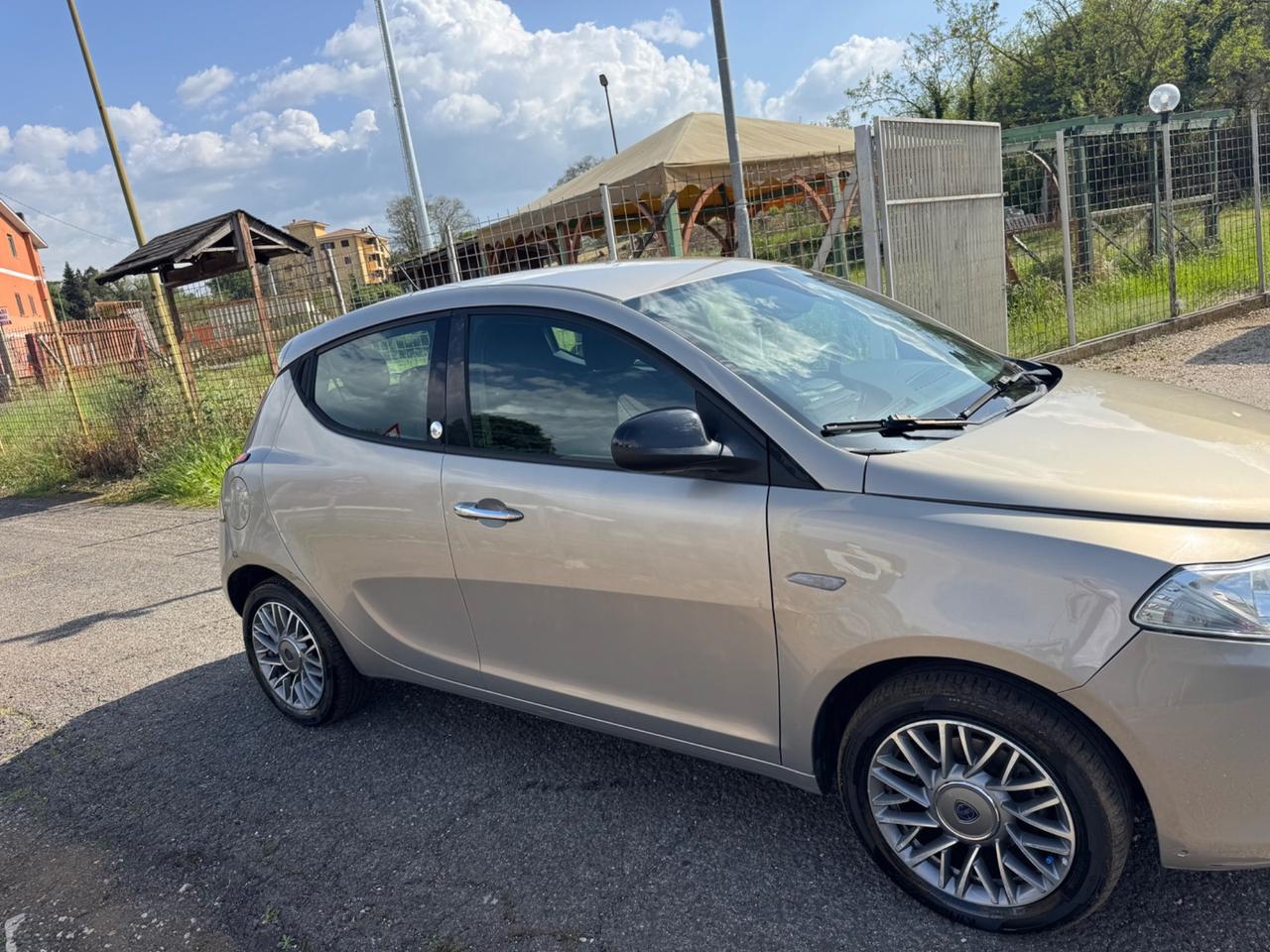 Lancia Ypsilon 1.2 69 CV 5 porte GPL Ecochic Gold