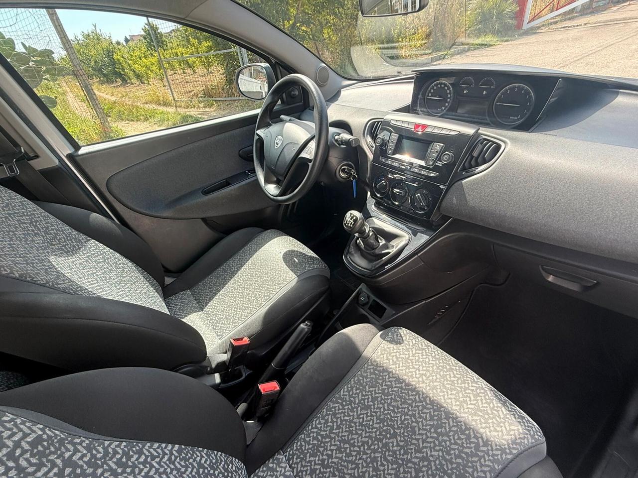 Lancia Ypsilon 1.0 FireFly 5 porte S&S Hybrid Ecochic Gold