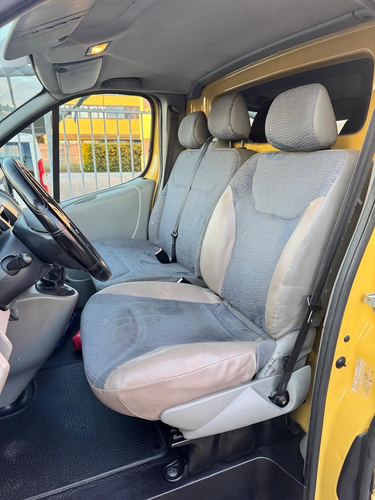 Renault Trafic 1.9 dCi 100 cv 6 marce