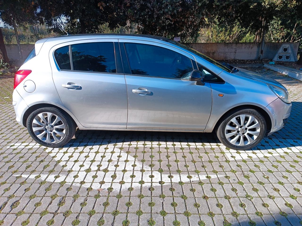 Opel Corsa 1.0 12V 5 porte Enjoy