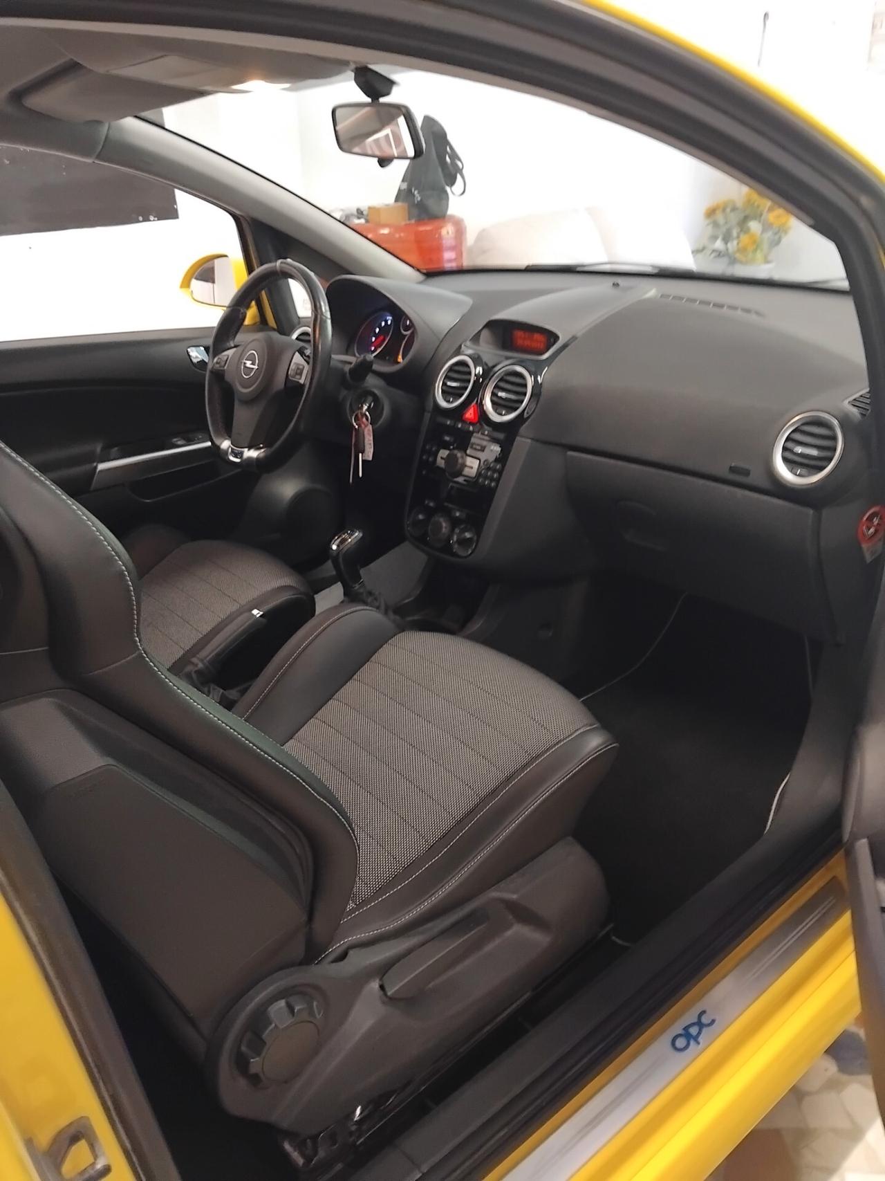 Opel Corsa 1.6 T 192CV 3 porte OPC