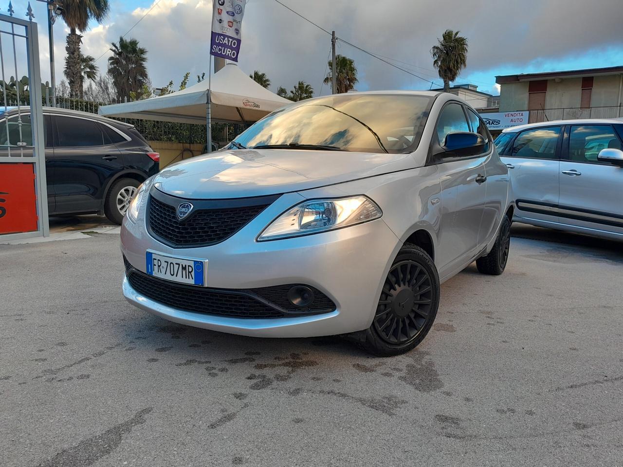 Lancia Ypsilon 1.2 69 CV 5 porte GPL Ecochic Elefantino Blu