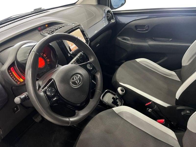 Toyota Aygo Aygo 5p 1.0 x-play m-mt