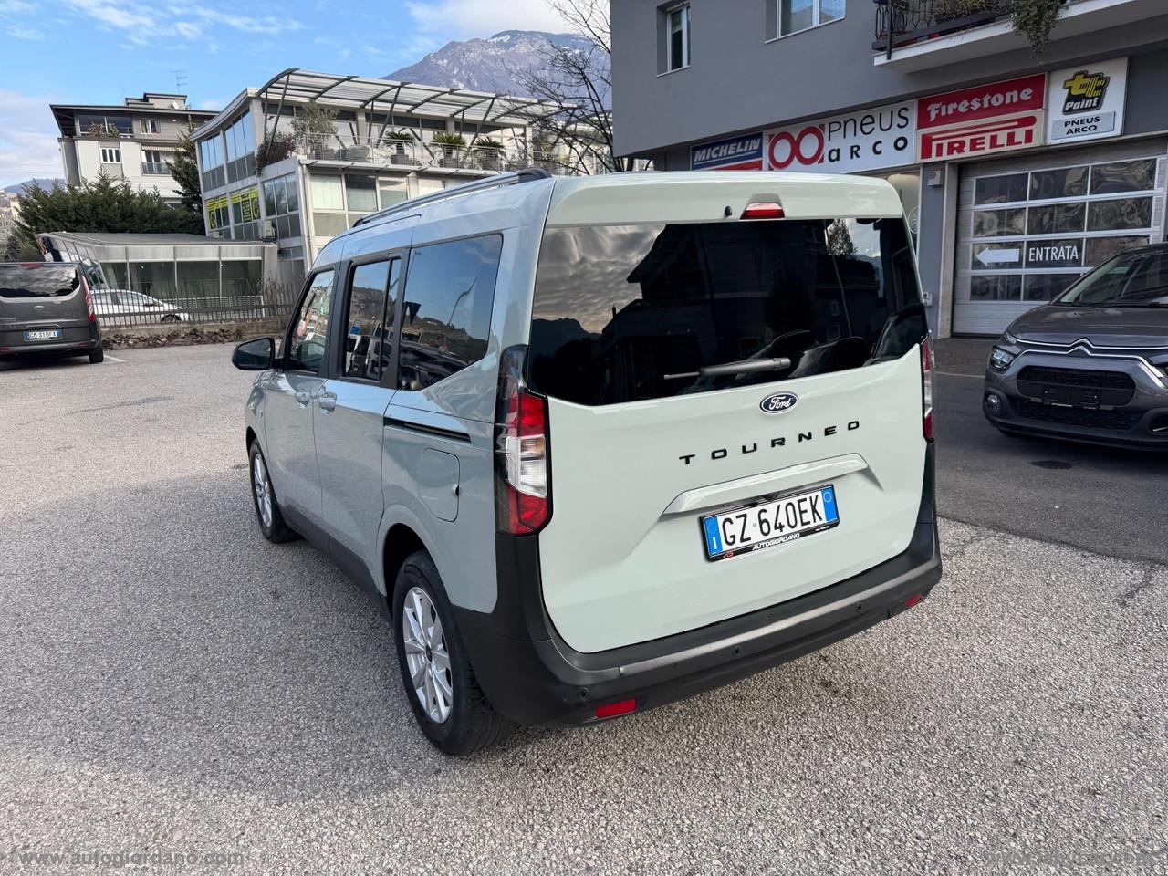 FORD Tourneo Courier 1.0 EcoBoost Pow. Tit. WINTER PACK