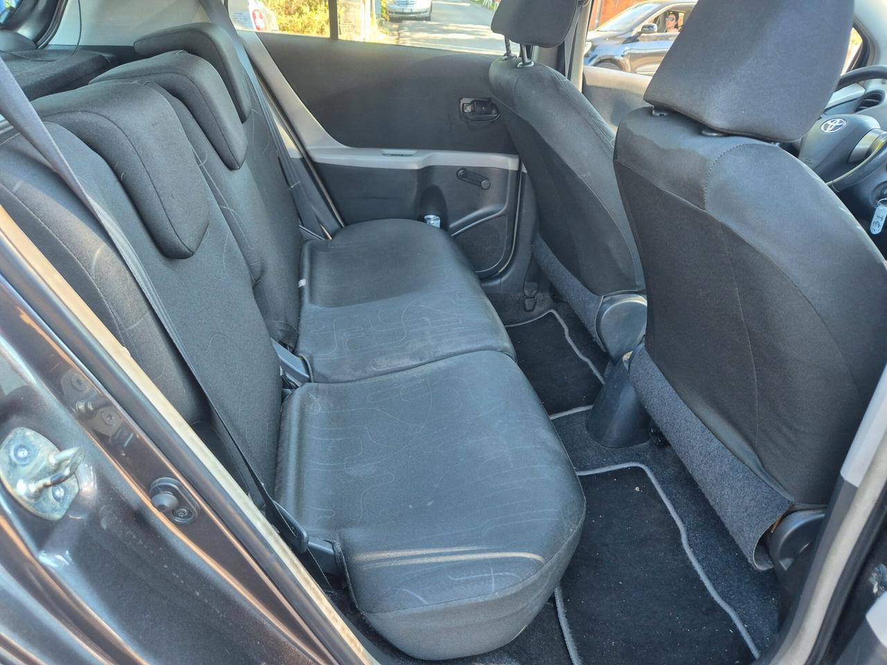 Toyota Yaris 1.0 5 porte Sol