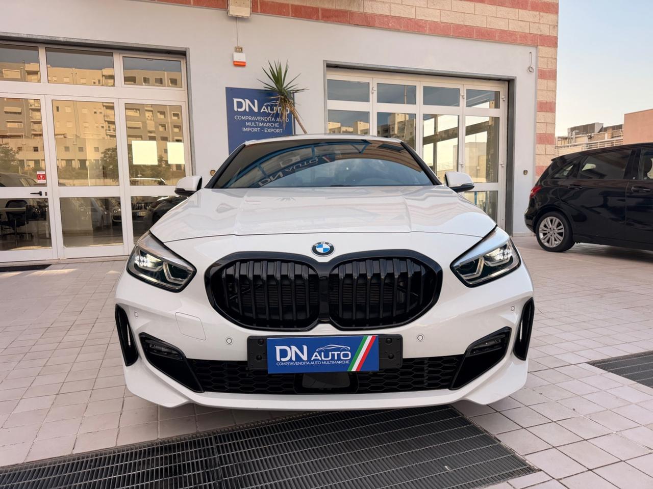 Bmw 118 118d 5p. Msport