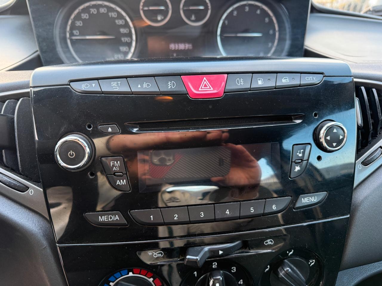 LANCIA YPSILON 2015 1.2 BENZ/GPL *MARCIANTE *AIRB OK