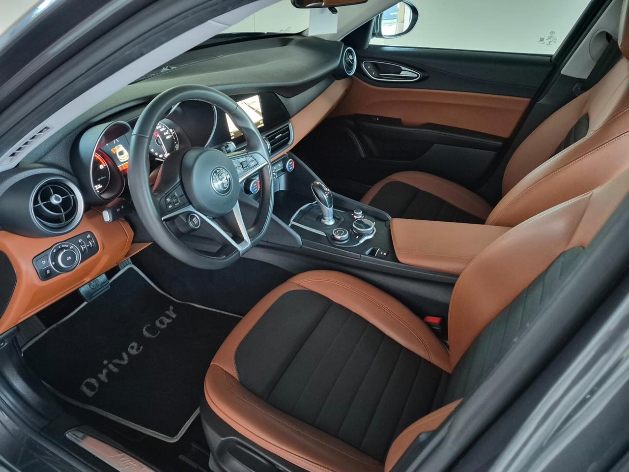 Alfa Romeo Giulia SUPER 2.2 JTDM (DIESEL) AT8 BLUETOOTH NAVI LED