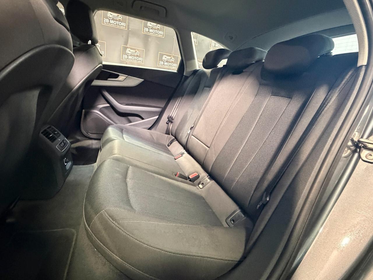 Audi A4 Avant 35 TDI S tronic Business Sport