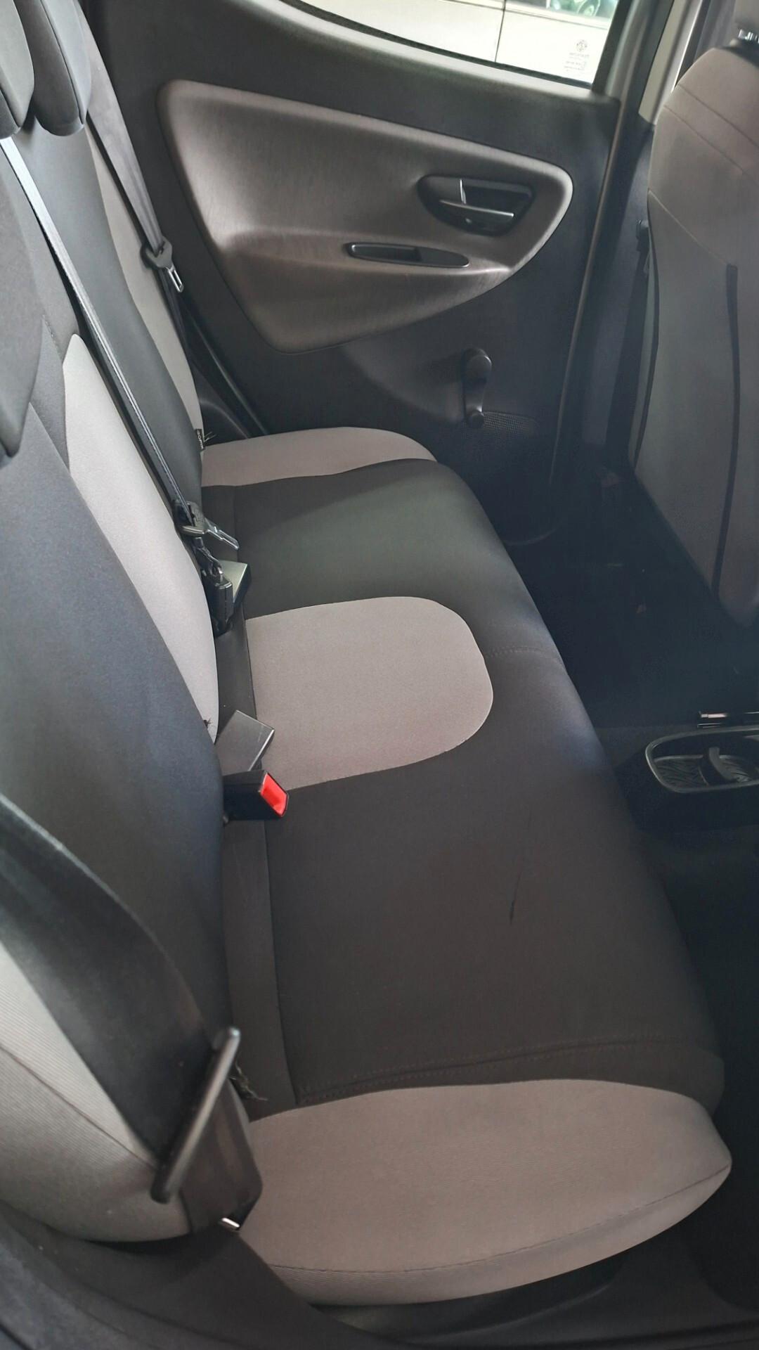 Lancia Ypsilon 1.2 69 CV 5 porte GPL Ecochic Silver