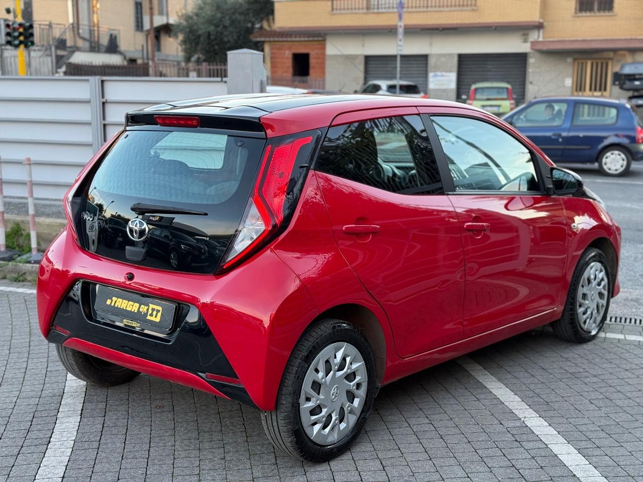 Toyota Aygo Connect 1.0 5 porte x-play + GARANTITA
