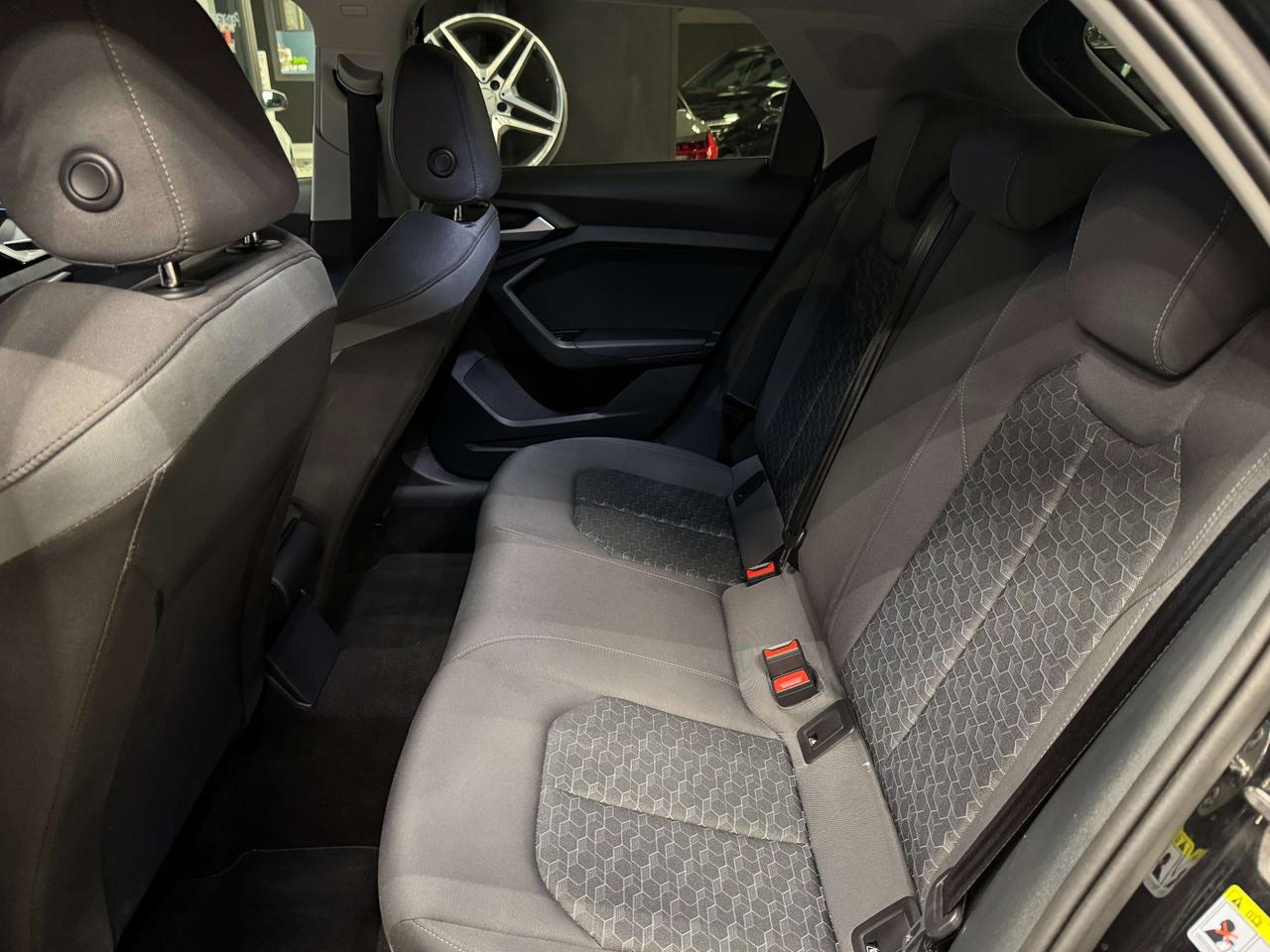 Audi A1 A1 Sportback 30 1.0 tfsi Identity Black 116cv s-tronic