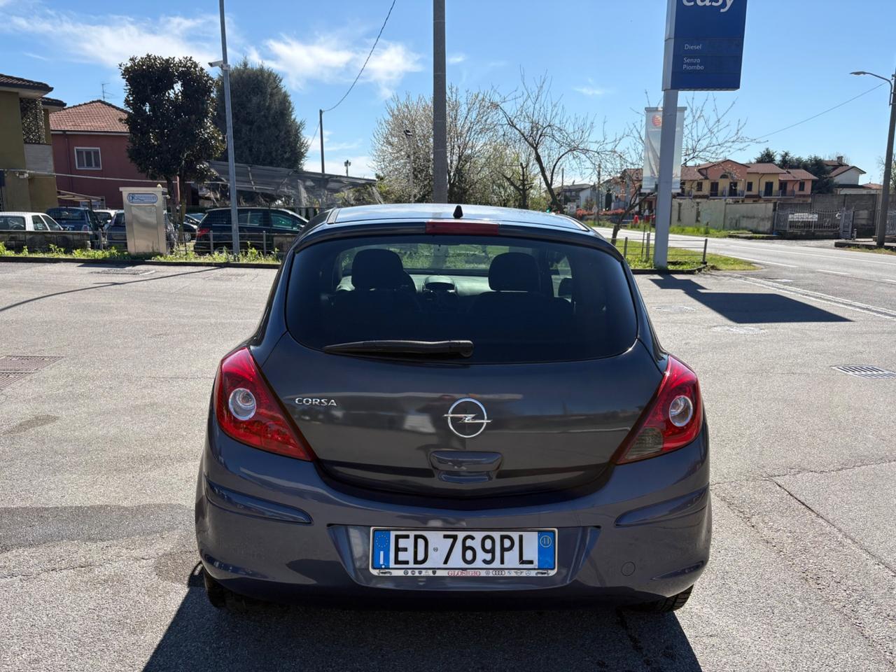 Opel Corsa 1.2 3 porte b-color