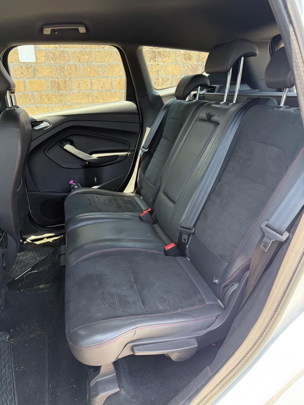 Ford Kuga 1.5 TDCI 120 CV S&S 2WD ST-Line