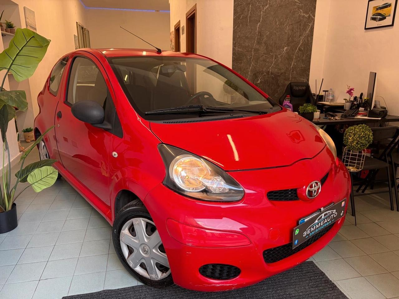 Toyota Aygo 1.0 Now 68Cv 12 MESI DI GARANZIA