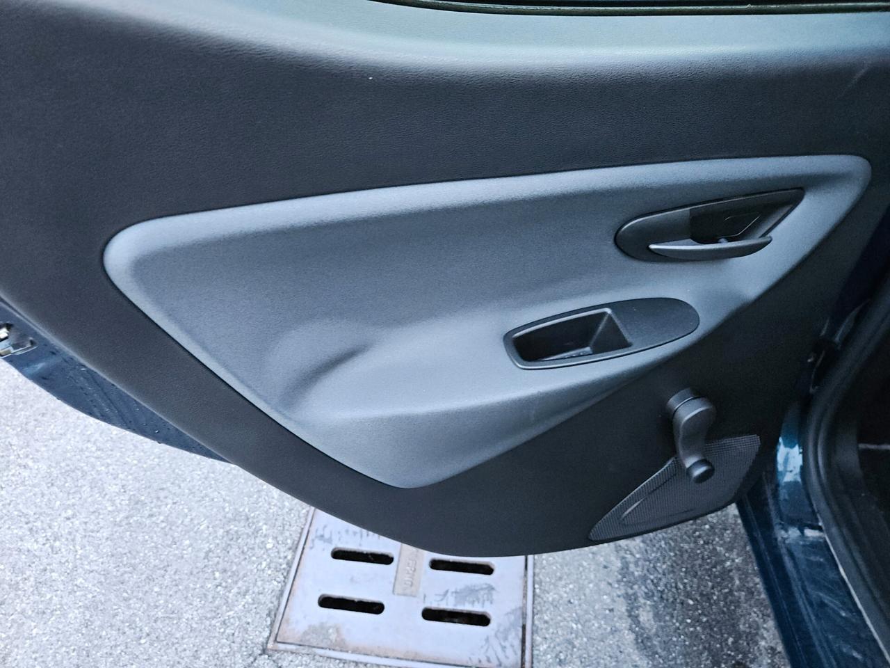 Lancia Ypsilon 0.9 TwinAir 85 CV 5 porte Metano Ecochic Platinum