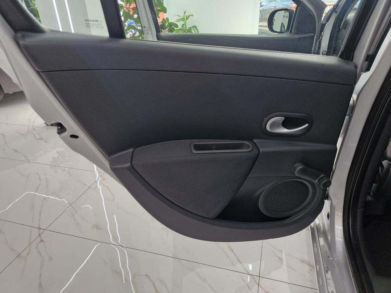 RENAULT CLIO 1.2 16V GPL 20th Anniversario 120000K