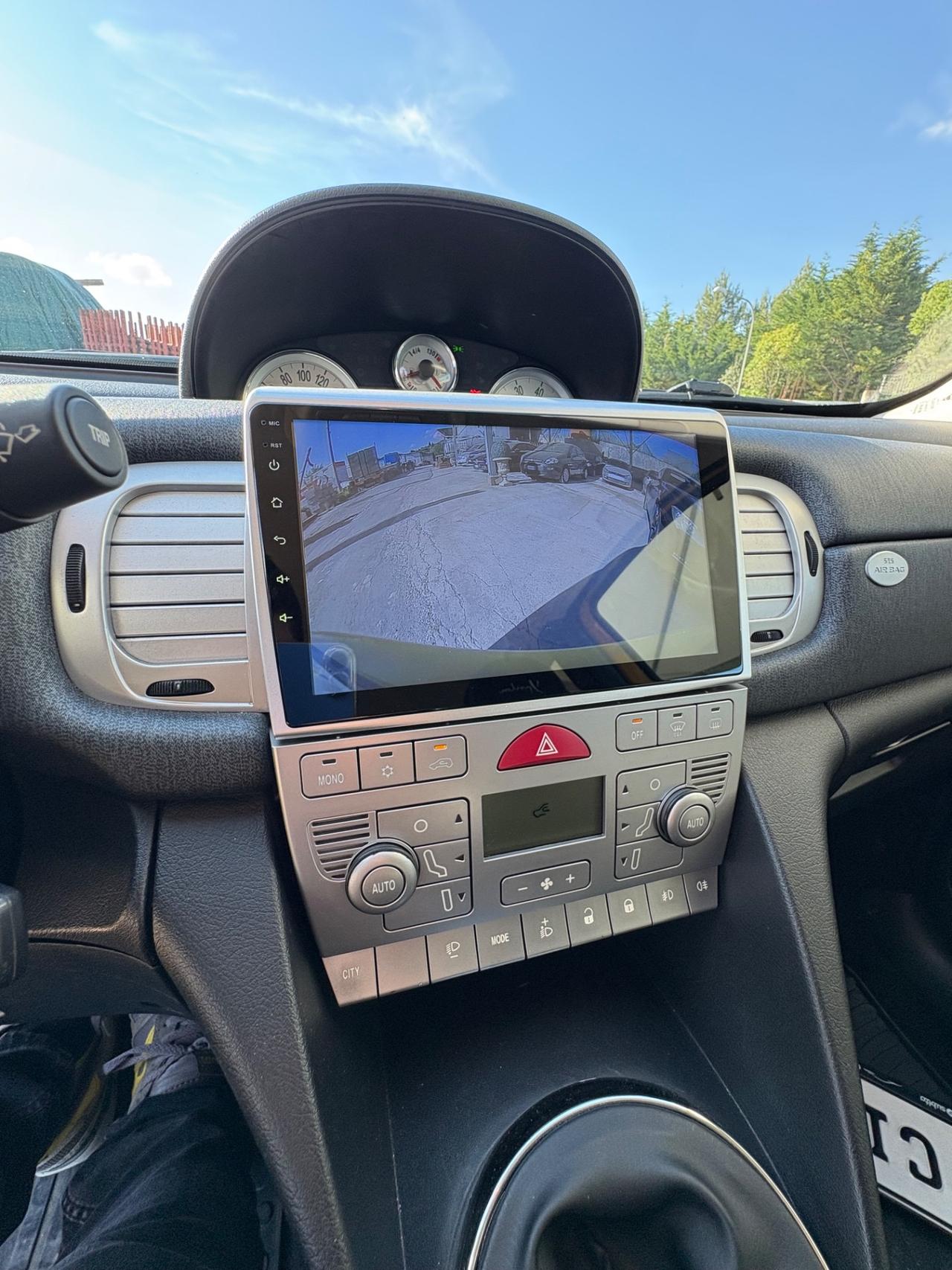 Lancia Ypsilon 1.3 MJT 75 CV DPF Sport MomoDesign