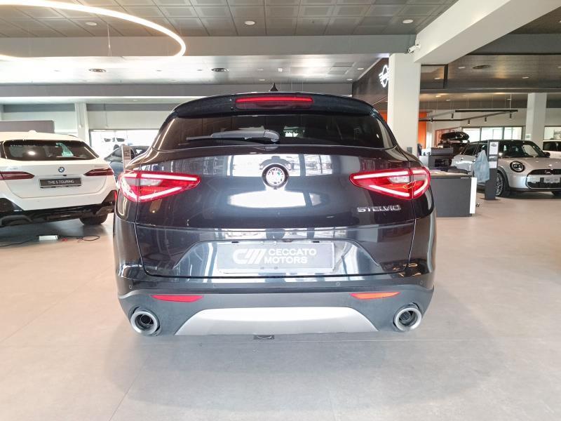 Alfa Romeo Stelvio 2.2 Turbo Executive RWD AT8