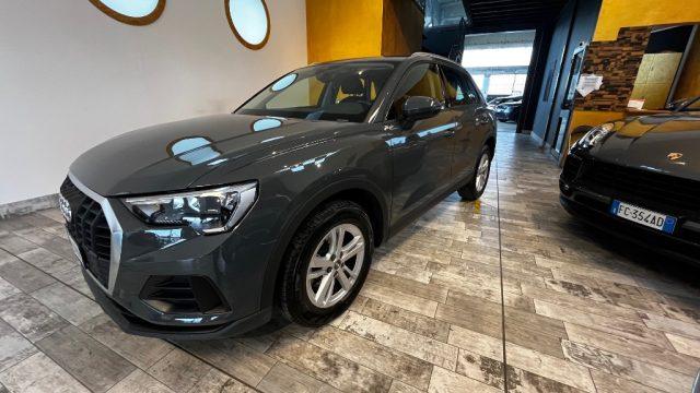 AUDI Q3 35 TDI quattro Business