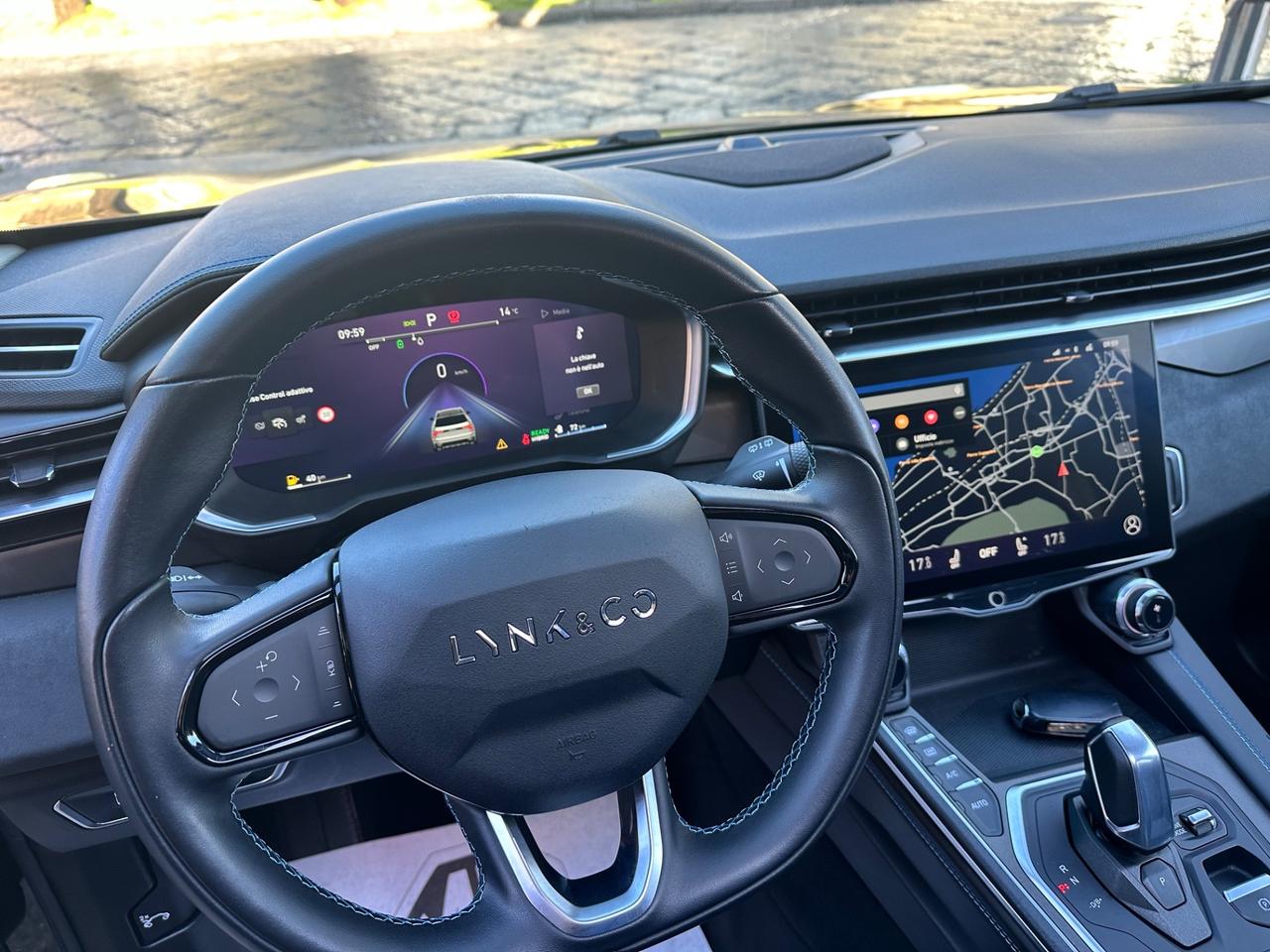 Lynk&co 01 PHEV More NO VINCOLI