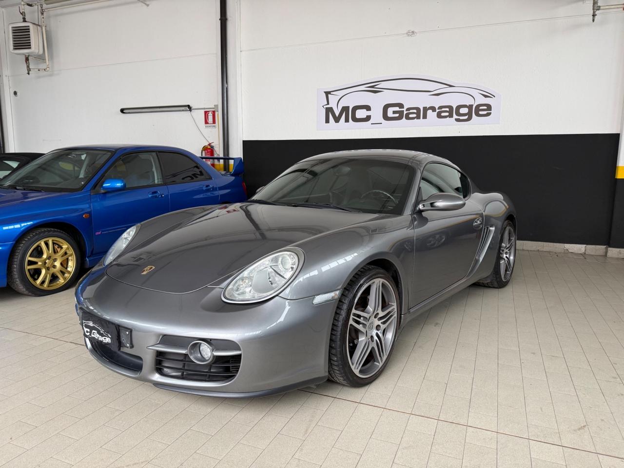 Porsche Cayman 2.7