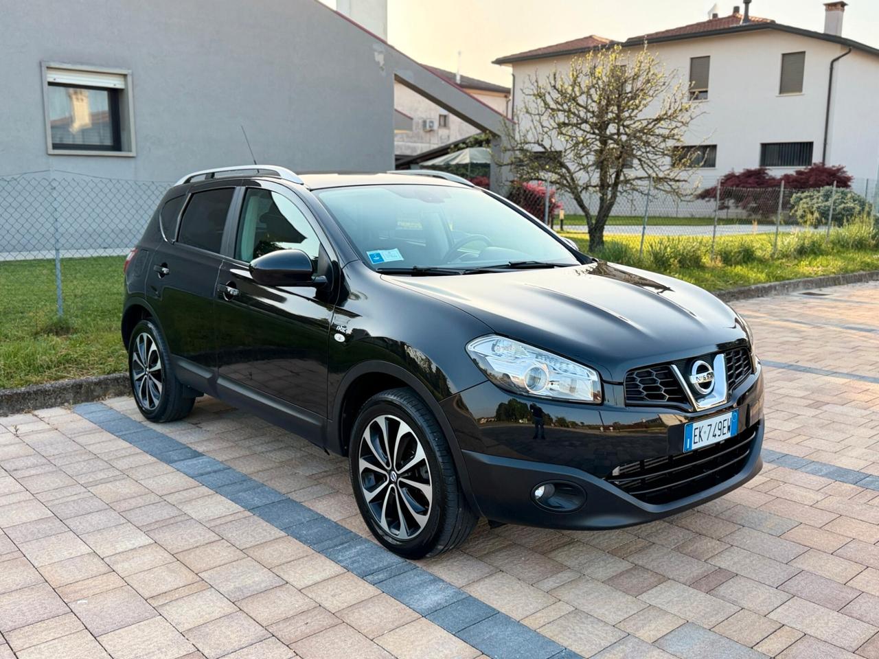 Nissan Qashqai 2.0 dCi DPF 4x4WD aut. Tekna