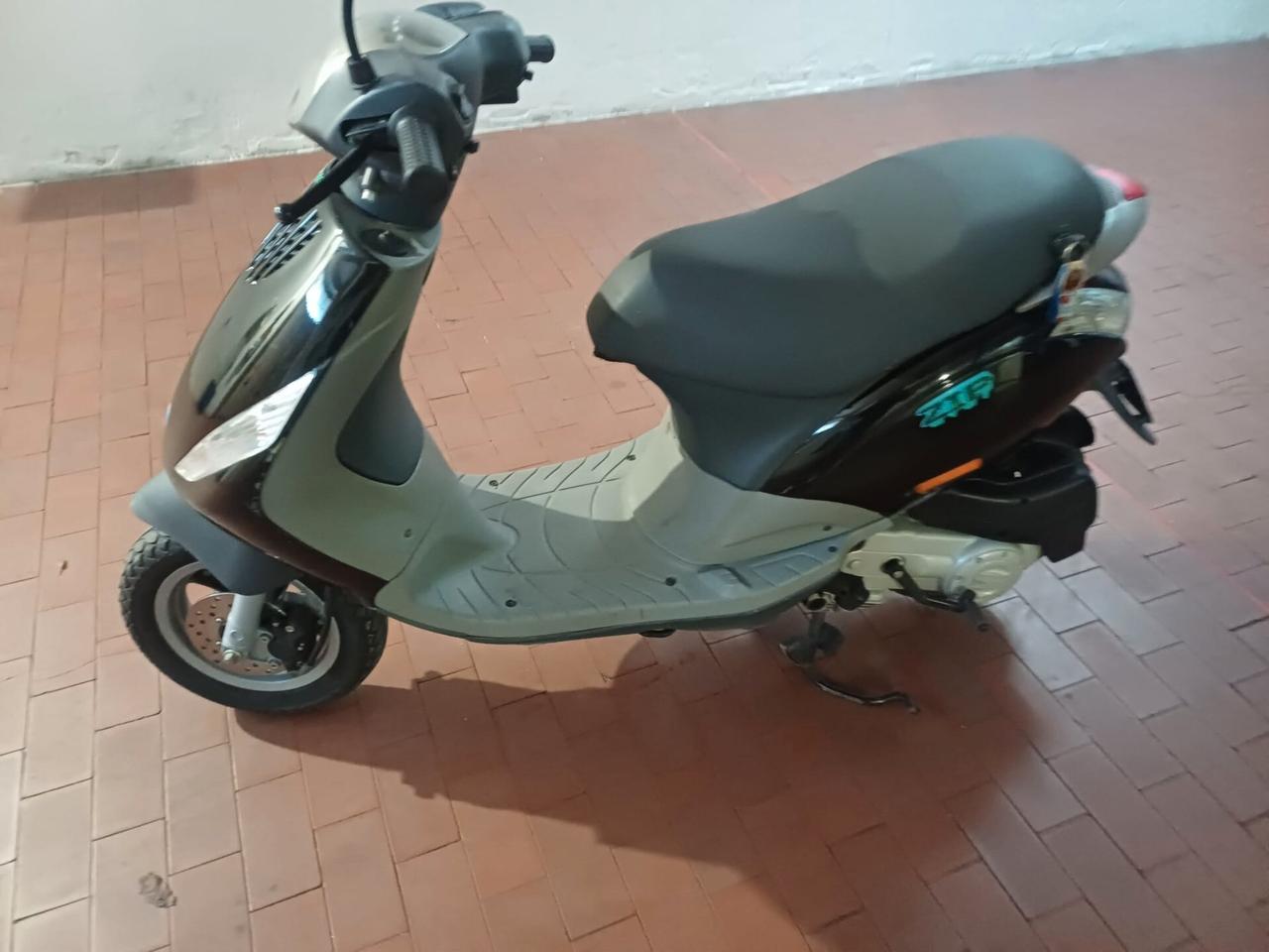 Piaggio Zip +