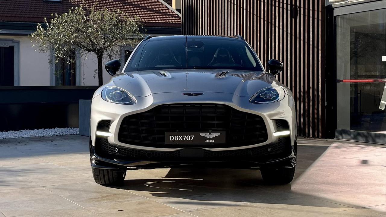 ASTON MARTIN DBX707 4.0