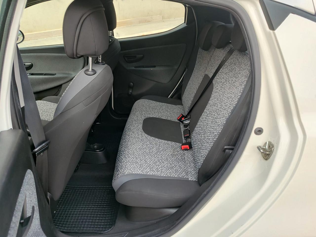 Lancia Ypsilon 1.0 FireFly SILVER 70CV