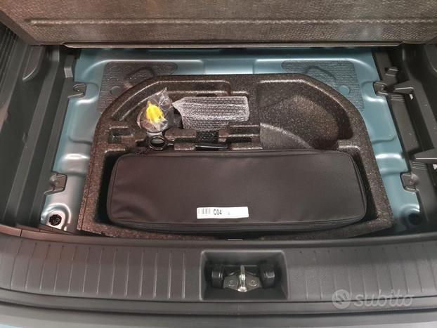 HYUNDAI Kona EV 64 kWh Exellence+ 11kw/h PARMA 0