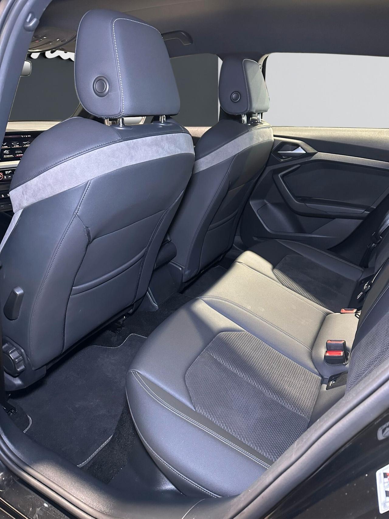 Audi A1 citycarver 1.5 35 TFSI S tronic Identity Contrast