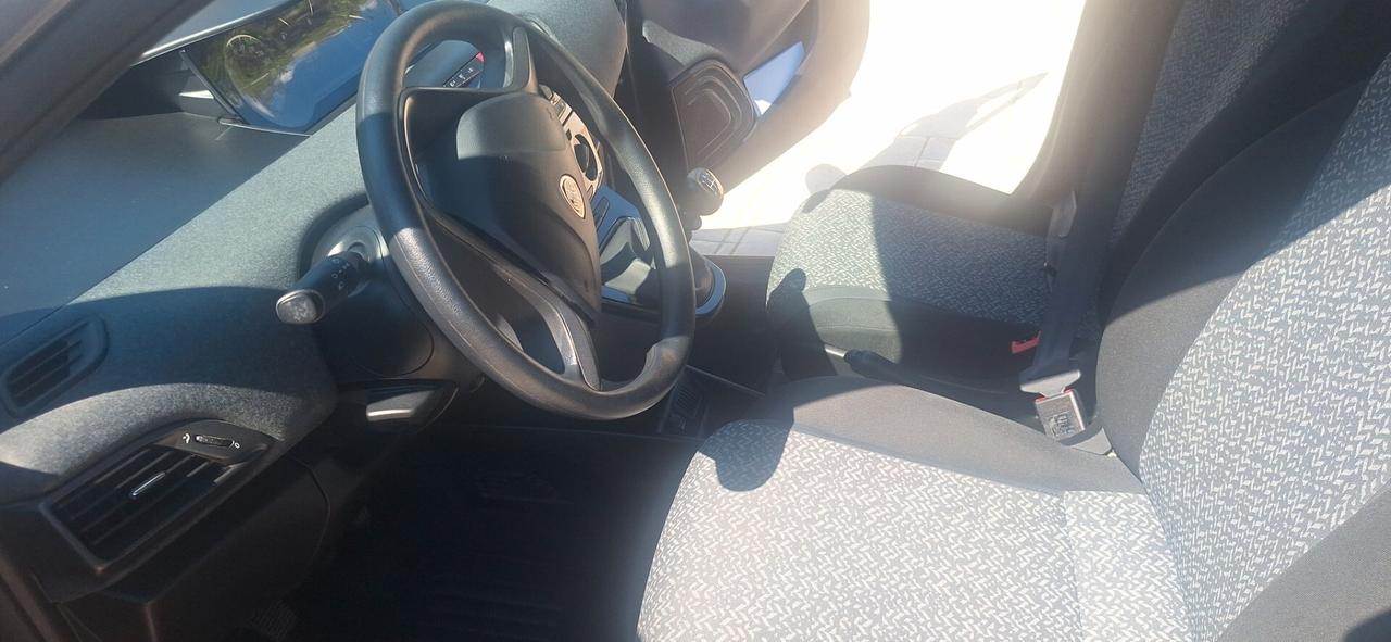 Lancia Ypsilon 1.0 FireFly 5 porte S&S Hybrid Silver Plus