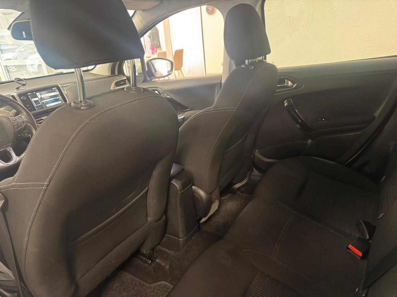 Peugeot 208 1.4 HDi 68 CV 5 porte Allure