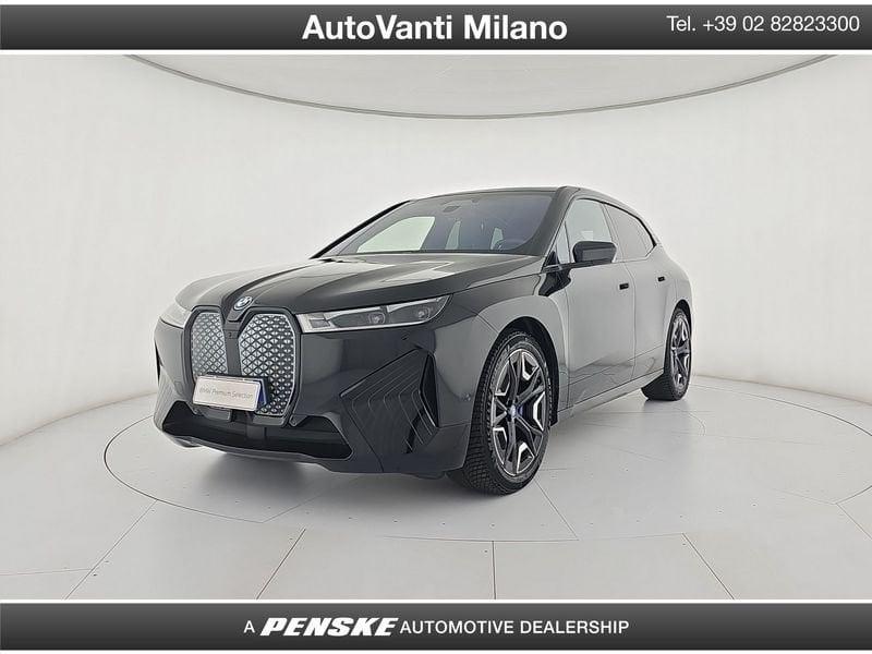 BMW iX xDrive40 Pacchetto Sportivo