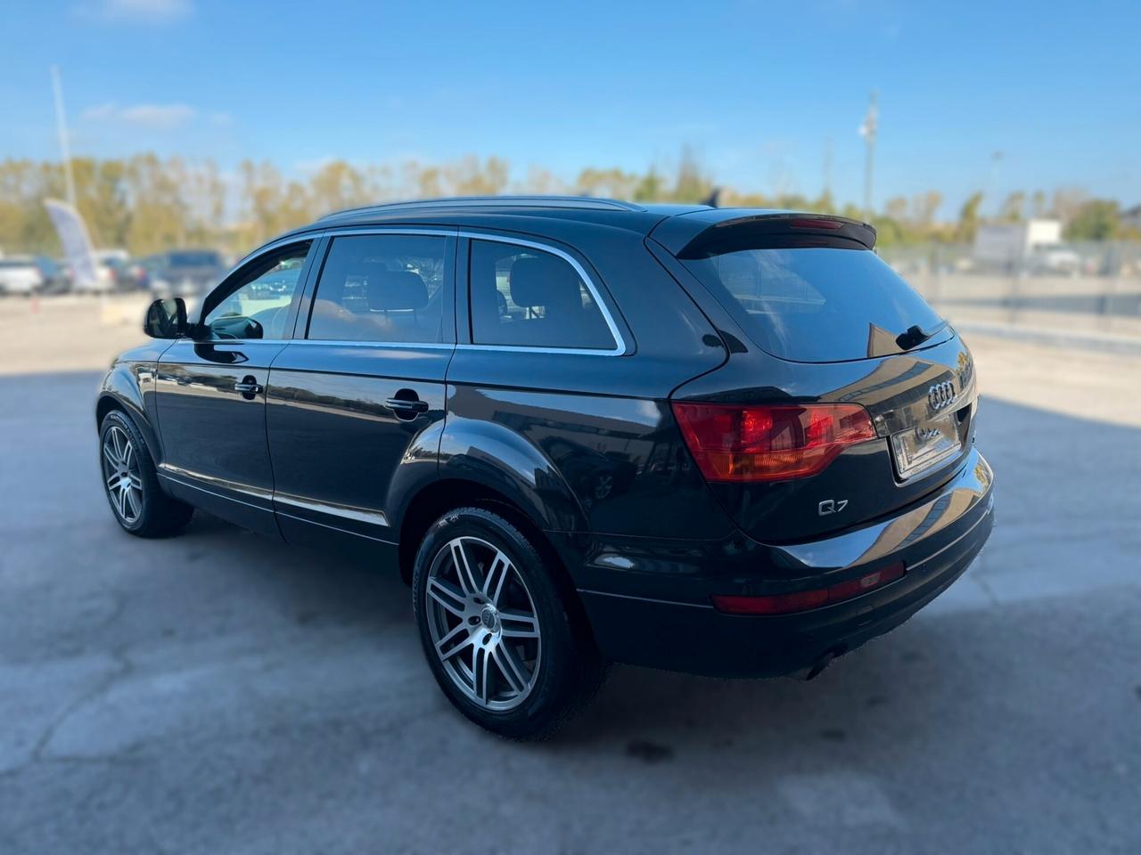 AUDI Q7 3.0 TDI 7 POS. 2008 12 MESI DI GARANZIA