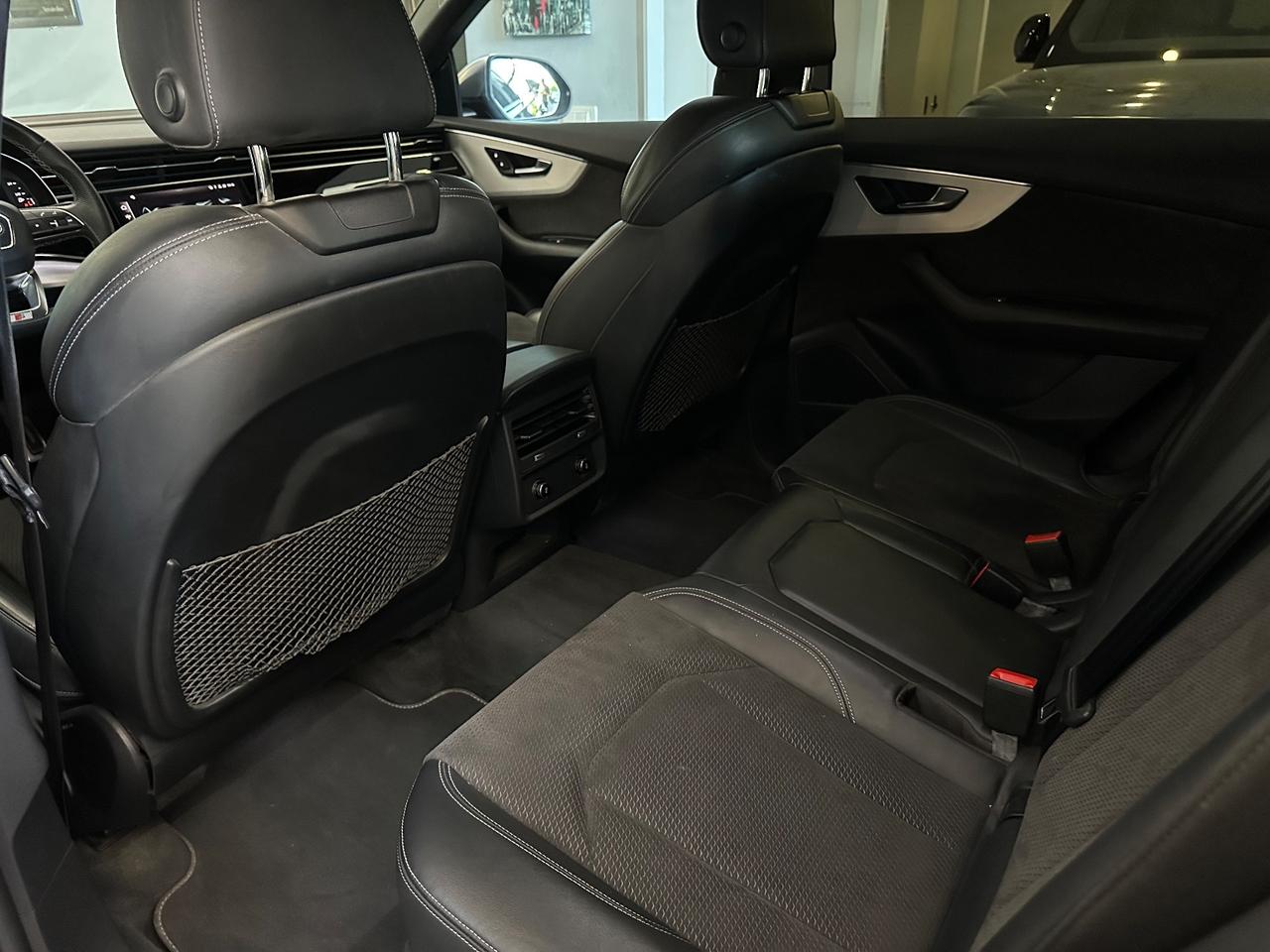 Audi SQ8 Audi SQ8 Elettrica diesel