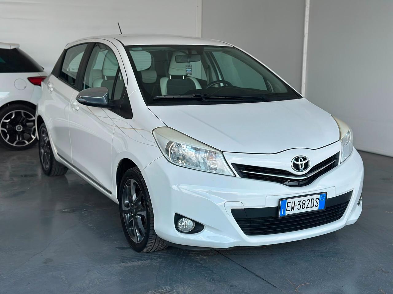 Toyota Yaris 1.0 5 porte Lounge 2014