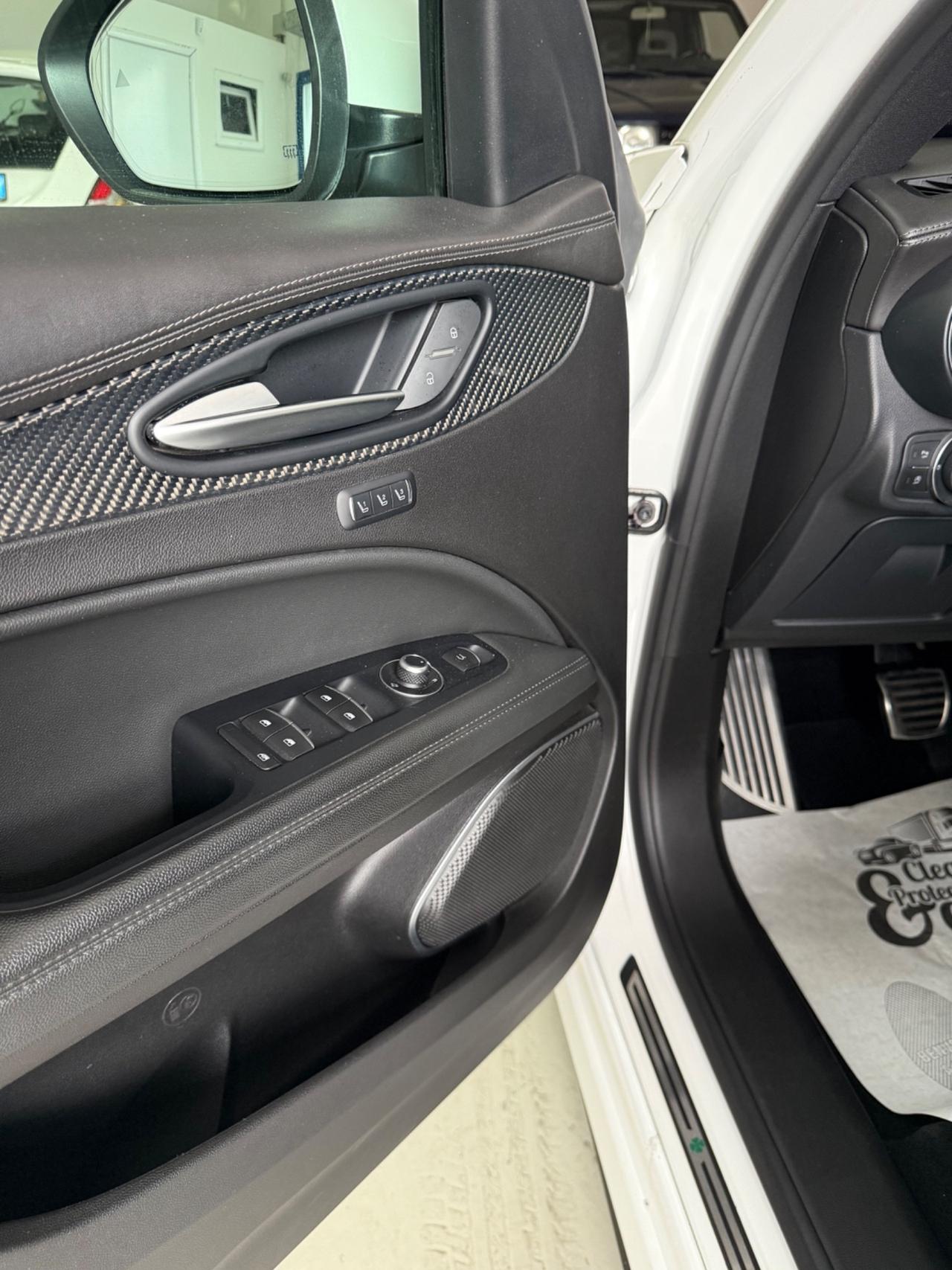 Alfa Romeo Stelvio 2.9 Bi-Turbo V6 510 CV AT8 Quadrifoglio