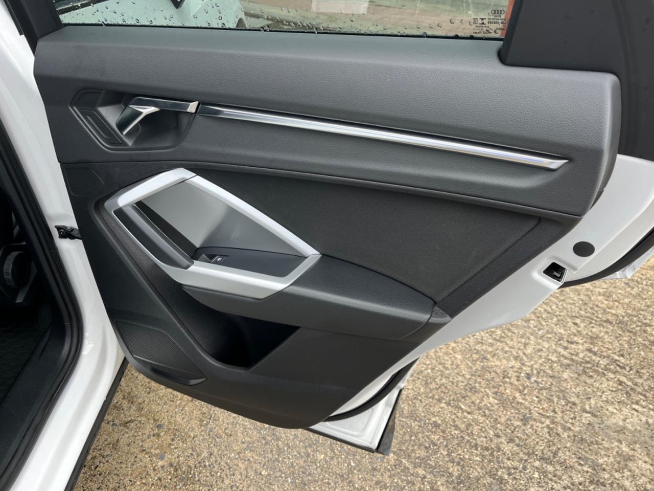 Audi Q3 35 TDI S tronic Business Advanced