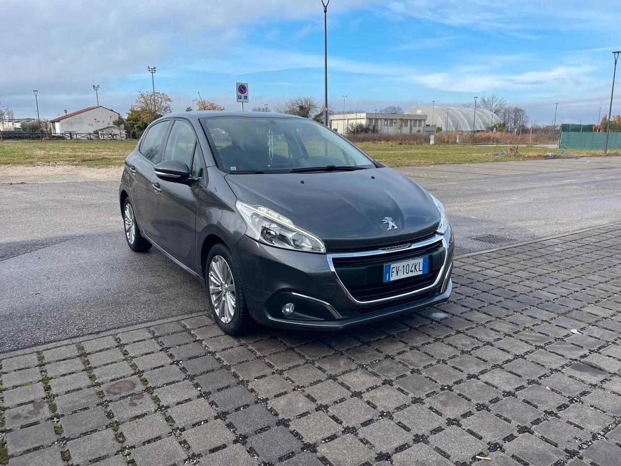 Peugeot 208 PureTech 82 5 porte Allure